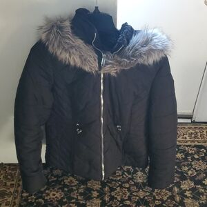 Women's Black Quilted Jacket with Faux Fur Trim